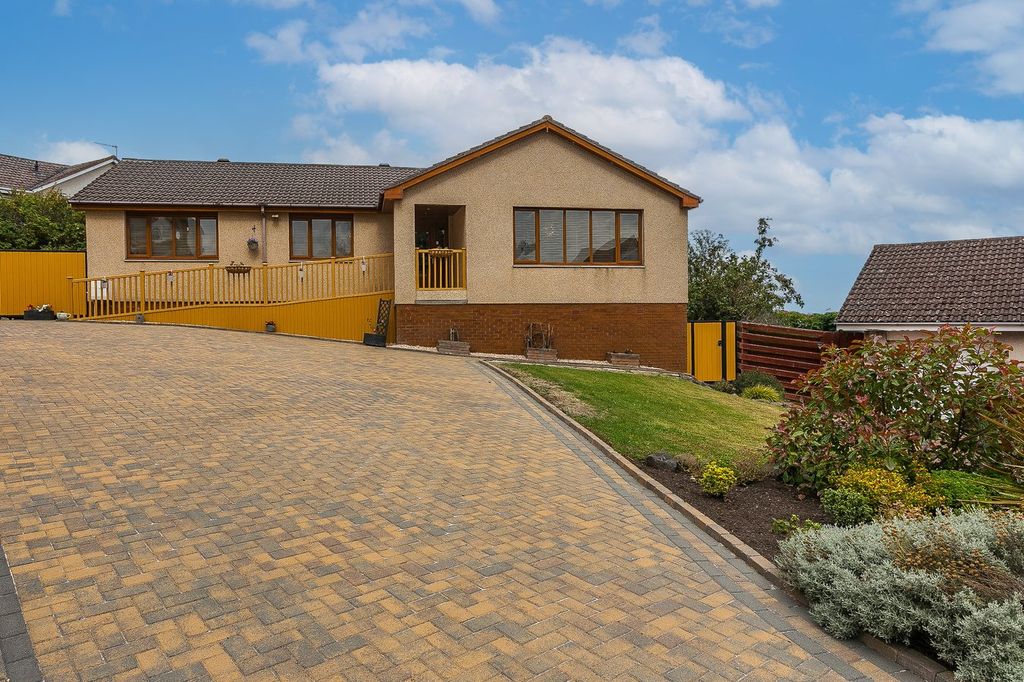 Property photo 1 of 37