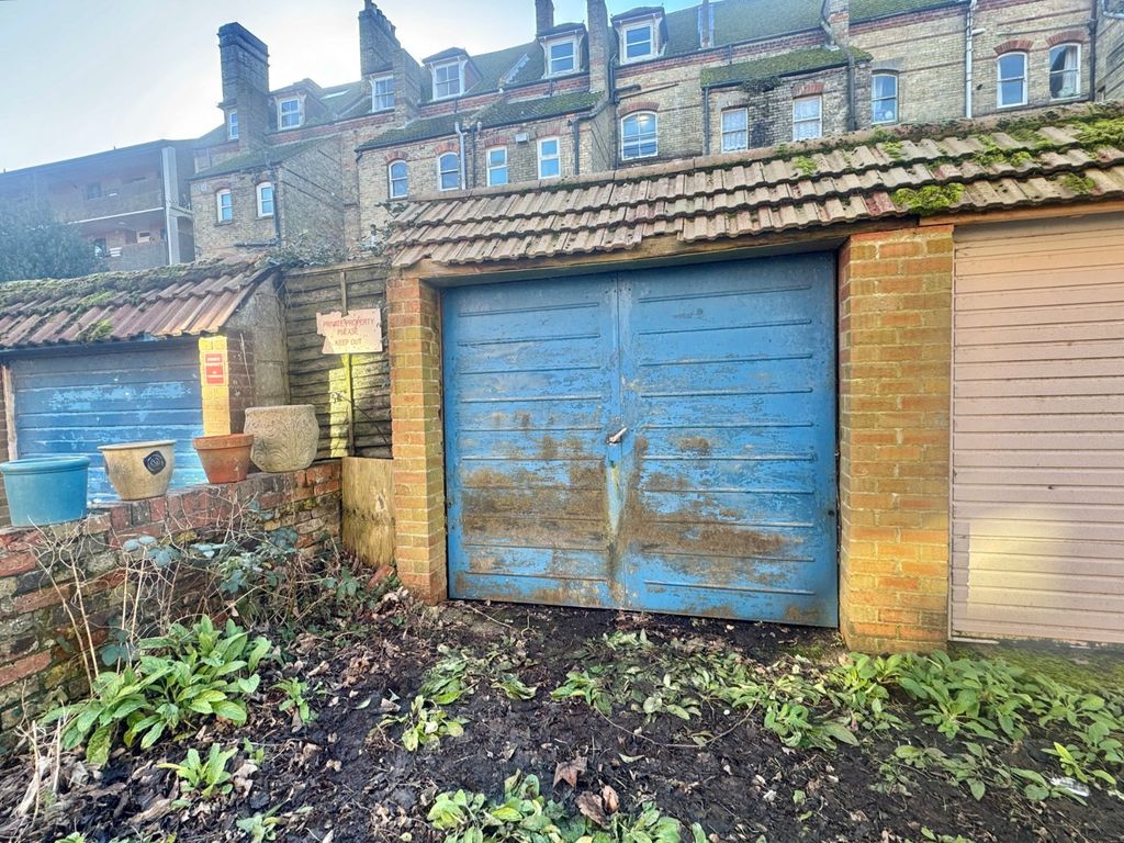 Property photo 2 of 4 Garage