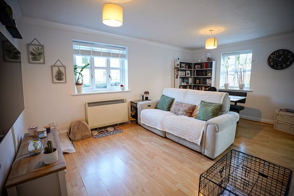 Property photo 2 of 12