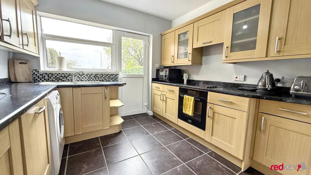 Property photo 3 of 15 Kitchen