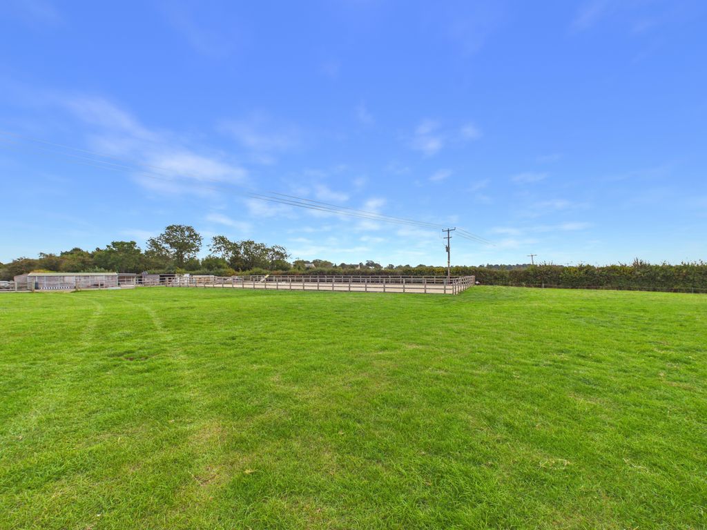 Property photo 1 of 12 Paddock &amp; Arena 2