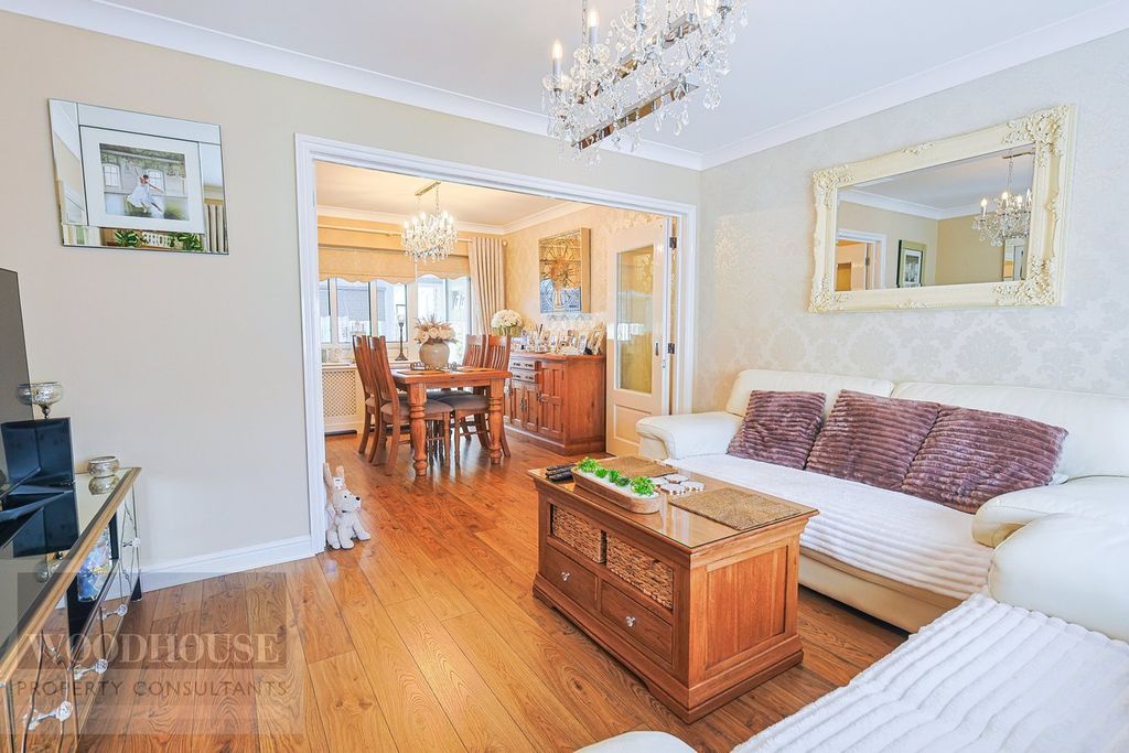 Property photo 2 of 31