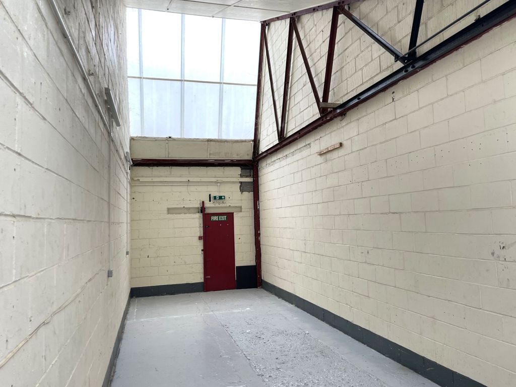 Property photo 1 of 5