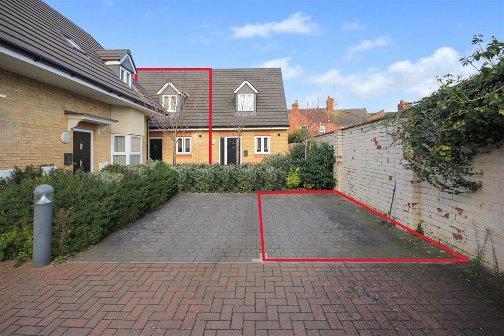 Property photo 1 of 13 Front 1.Jpg