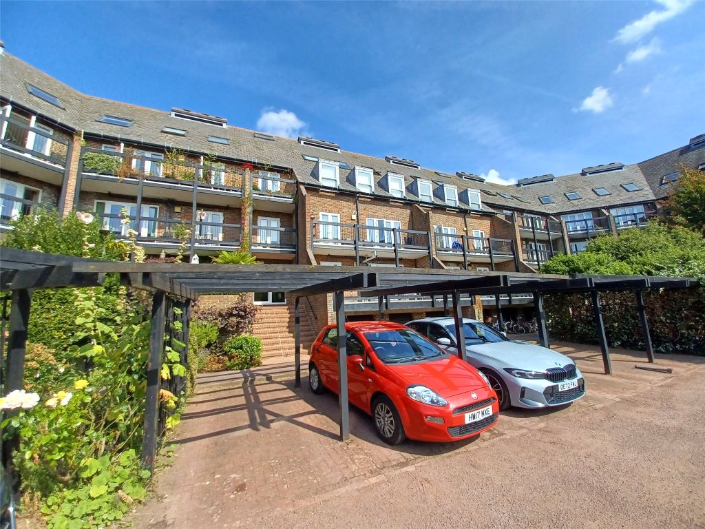 Property photo 1 of 8 External