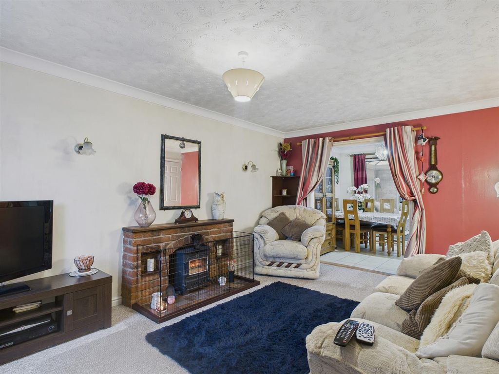 Property photo 3 of 32 Cam03972G0-Pr0184-Still004.Jpg