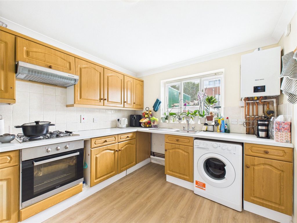 Property photo 3 of 21 Kitchen