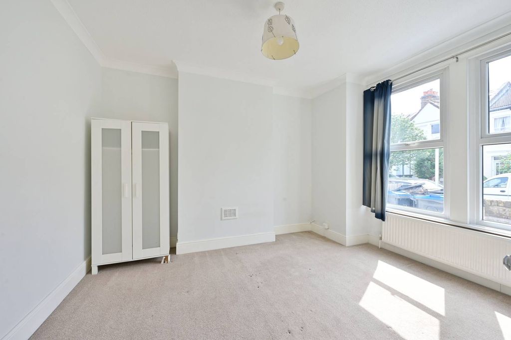 Property photo 3 of 9
