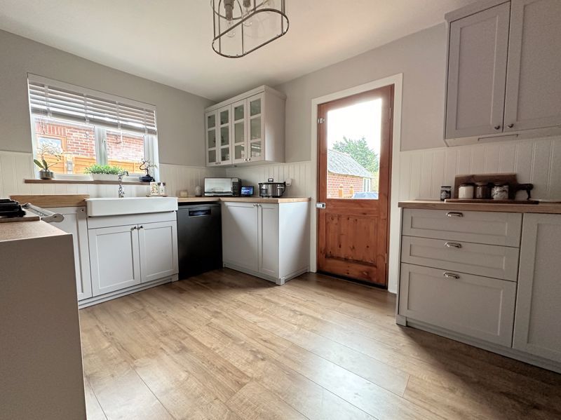 Property photo 3 of 26 Kitchen