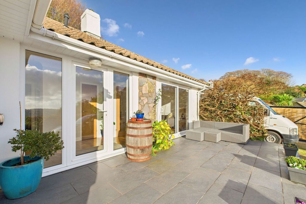 Property photo 2 of 36