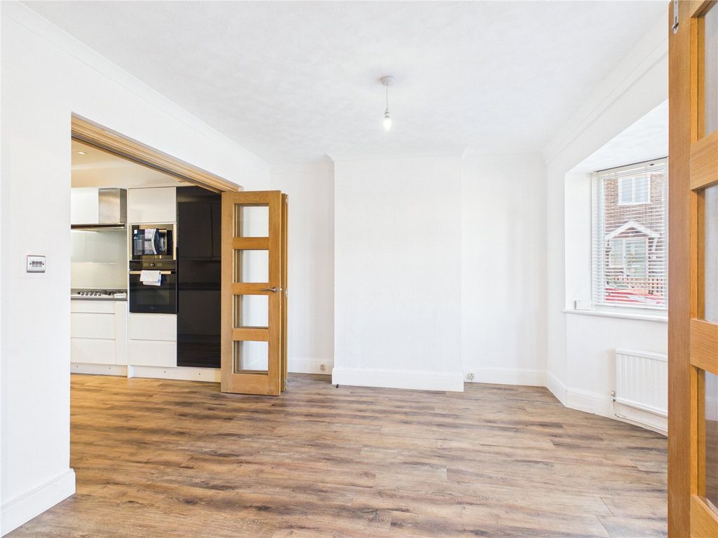 Property photo 3 of 15 Picture No. 02