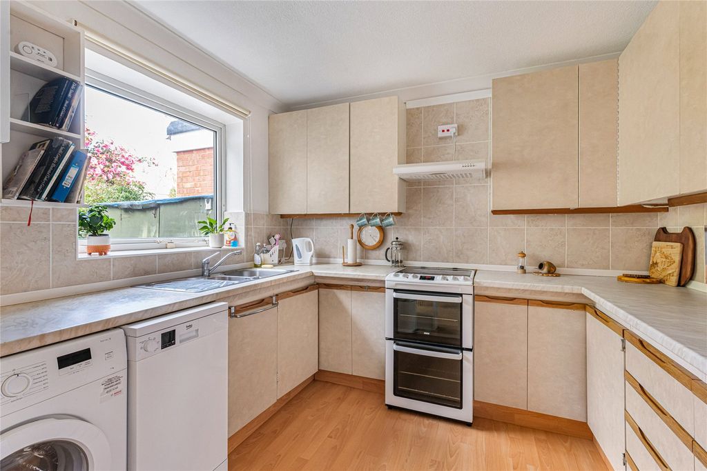 Property photo 3 of 20 Kitchen