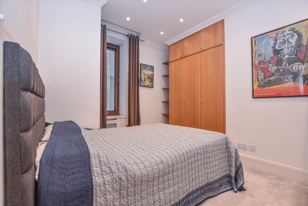 Property photo 3 of 10 Image