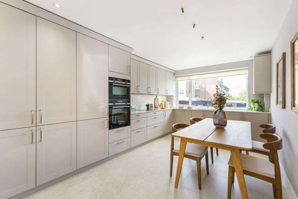 Property photo 3 of 21 97339_Flat 1 2 Ca...