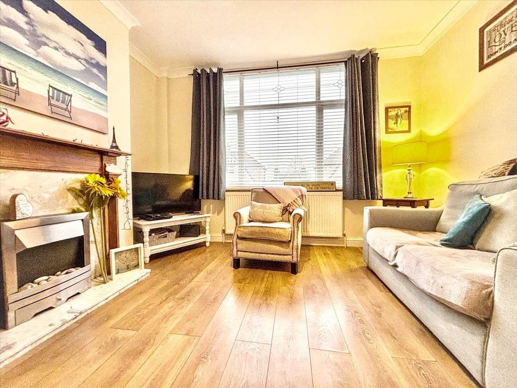 Property photo 3 of 26