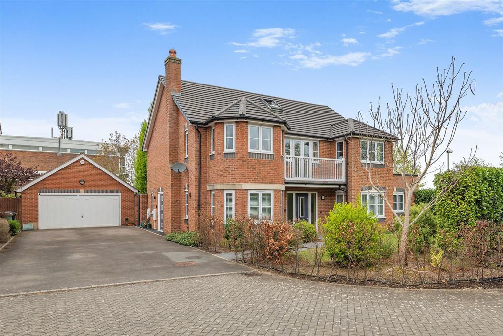 Property photo 1 of 42