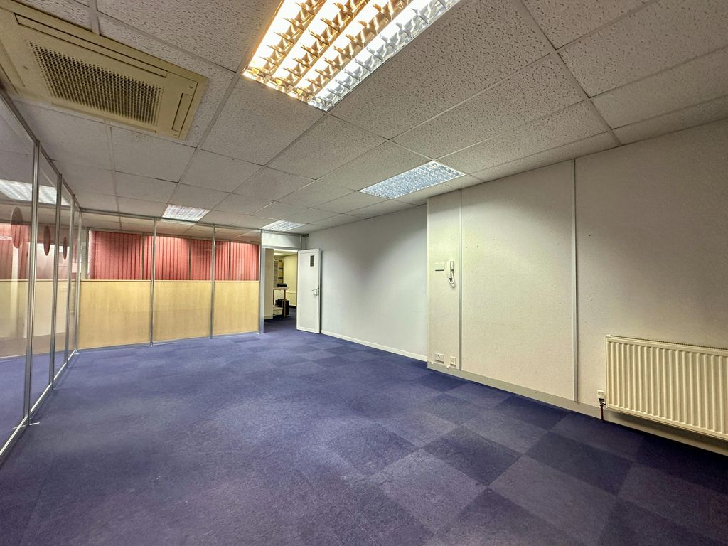 Property photo 3 of 5 Suite 7 Photo 2.Jpg