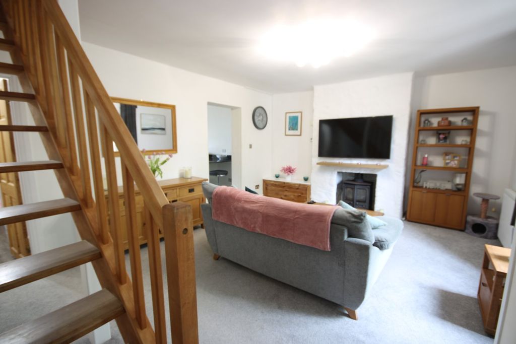 Property photo 3 of 33