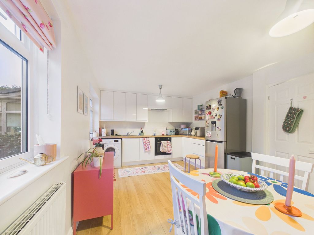 Property photo 3 of 12 Dining Kitchen