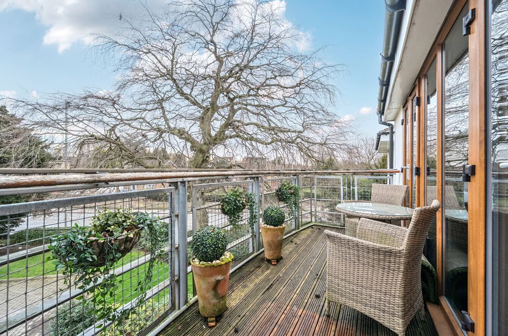 Property photo 1 of 24 Balcony