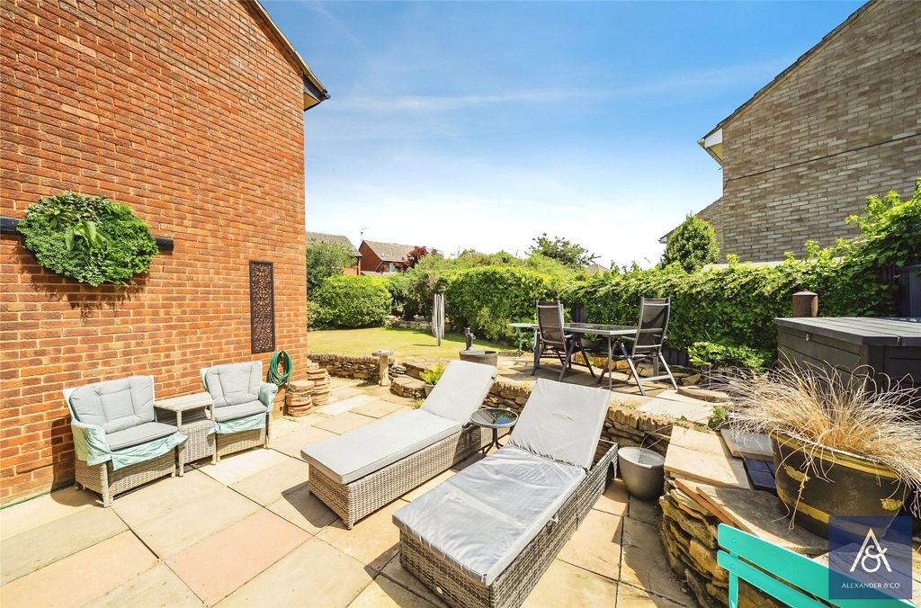 Property photo 2 of 17 Picture No. 26