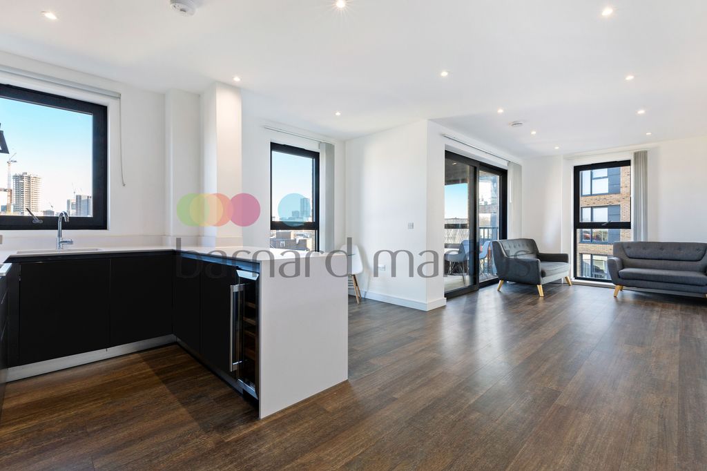 Property photo 2 of 8 View