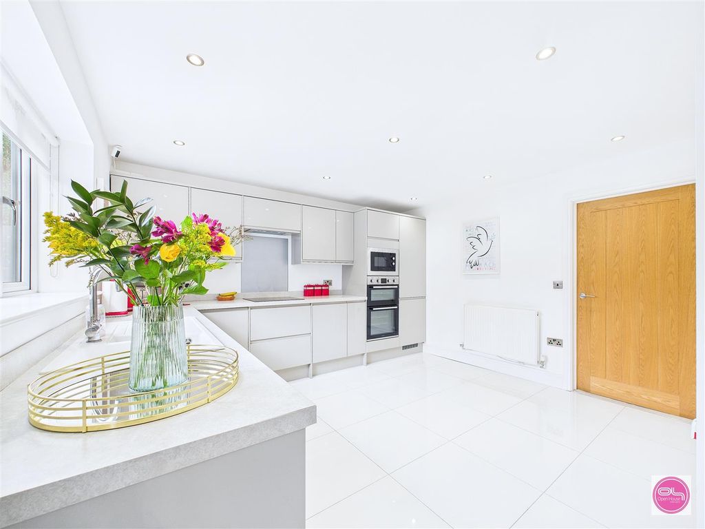 Property photo 1 of 30 Cross Street, Castle Gresley (4).Jpg