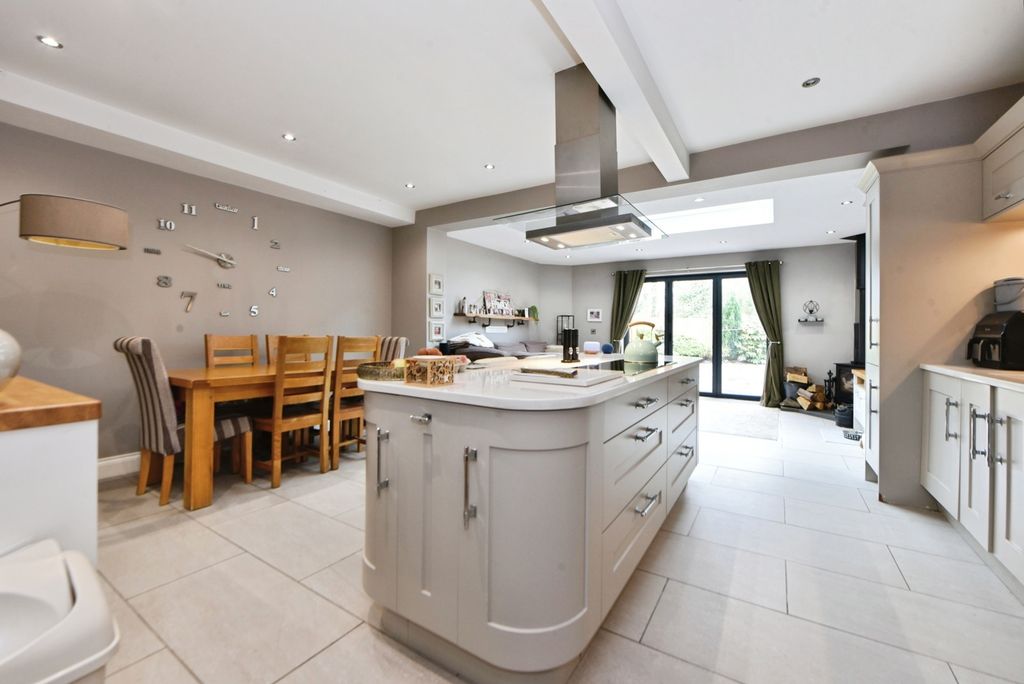 Property photo 2 of 20 Pbox-Img.Jpg