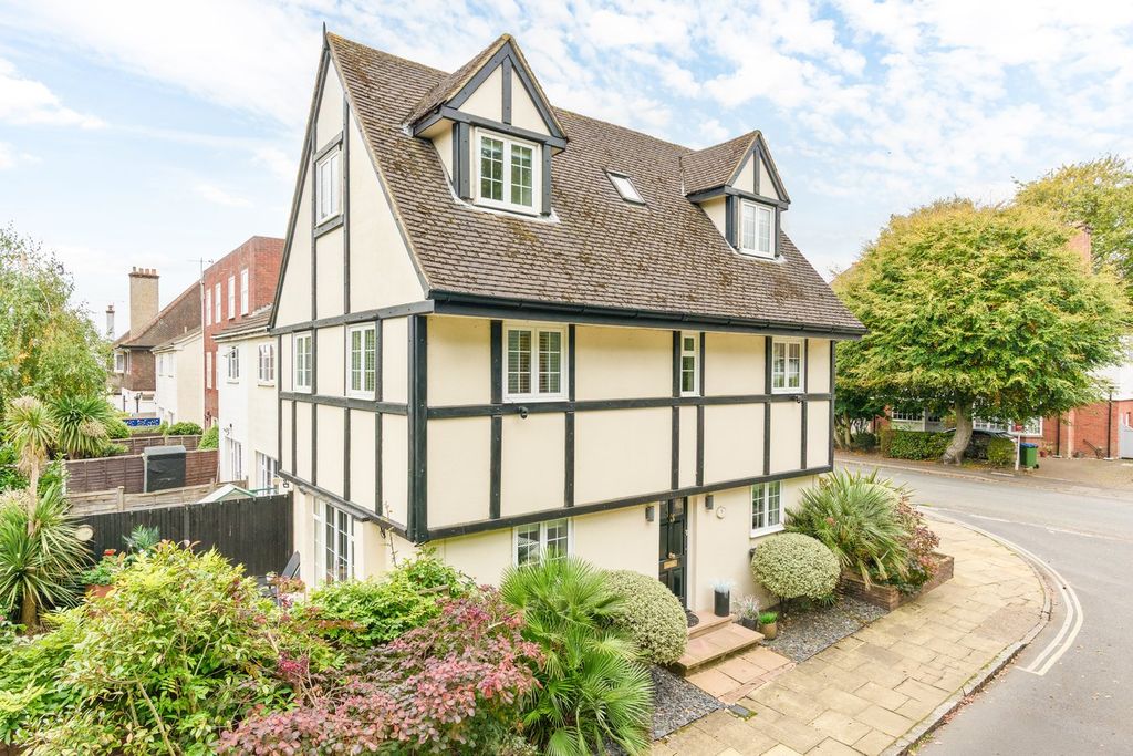 Property photo 1 of 21