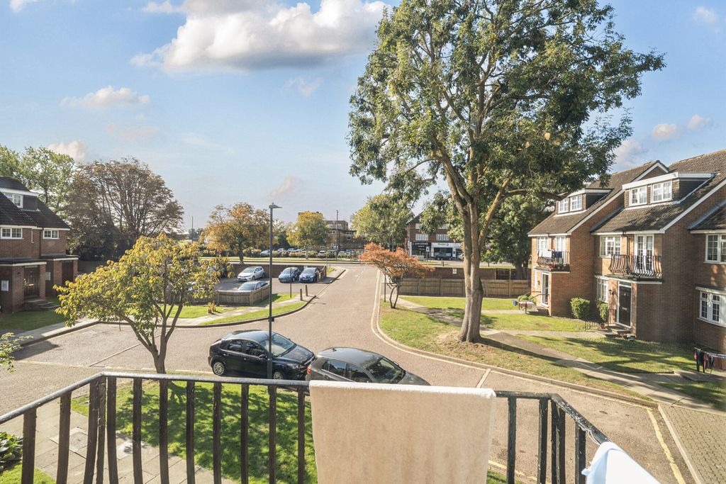 Property photo 2 of 21 1359281-9-68Dbd8c...