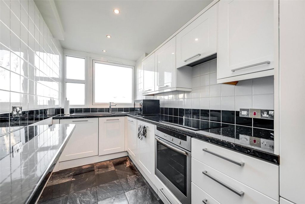 Property photo 2 of 17 Picture No. 07