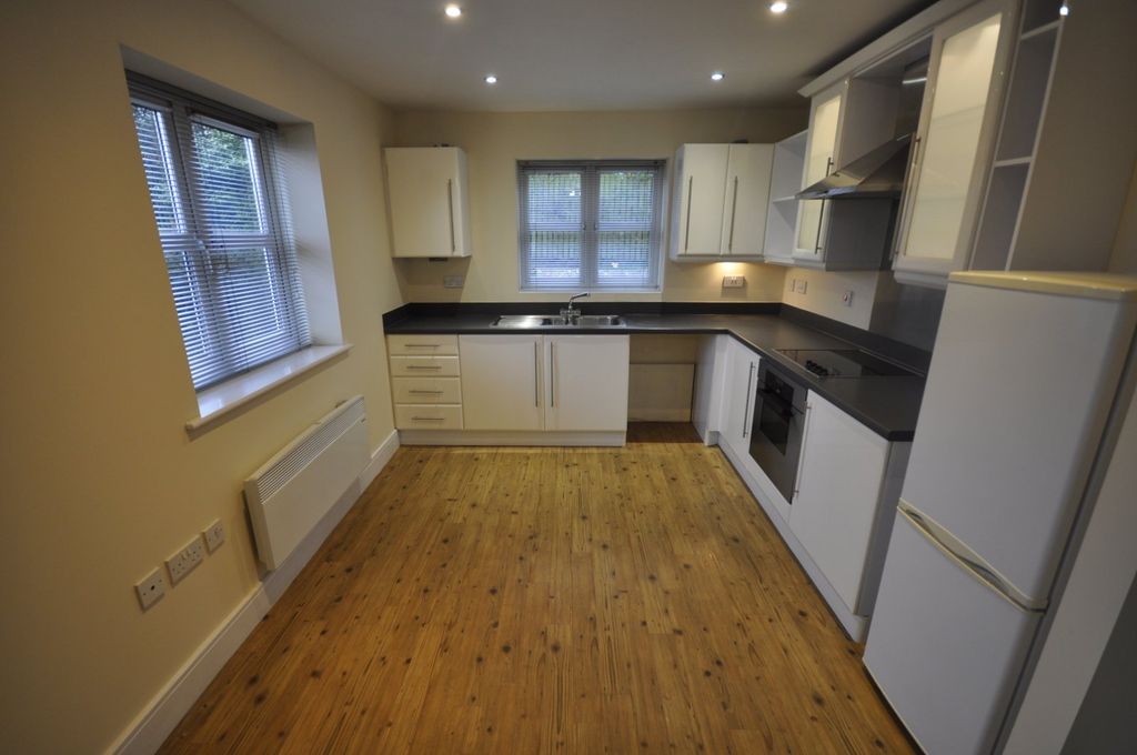 Property photo 3 of 8 Picture No. 12