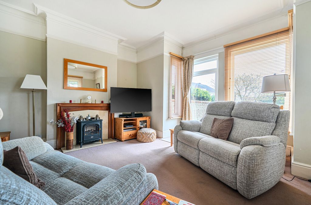 Property photo 3 of 19 1431372-10-69B7F9...