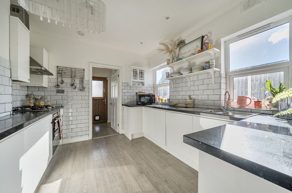 Property photo 3 of 26 1371587-5-68Fb9F0...