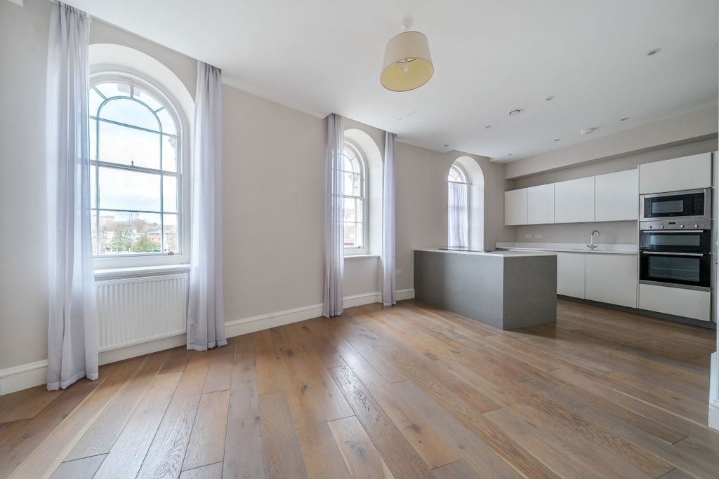 Property photo 2 of 12 1388911-6-693Aa55...
