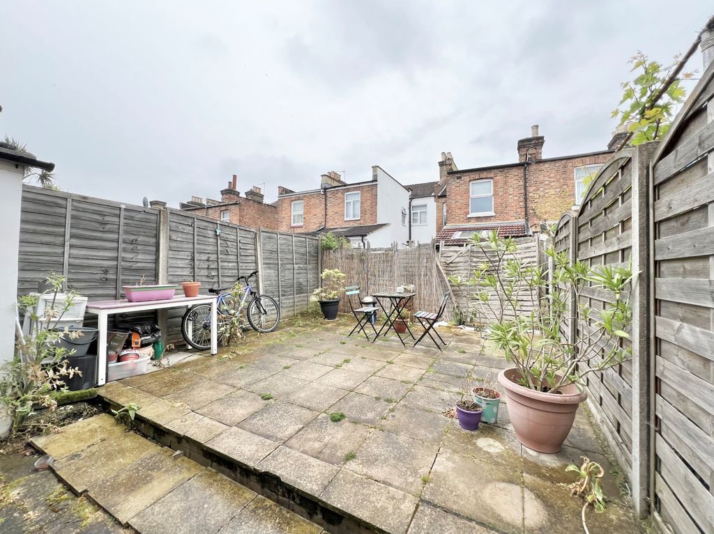 Property photo 1 of 6