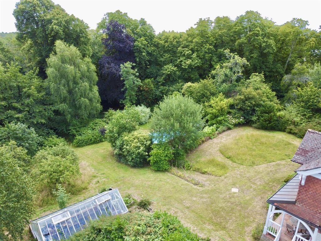 Property photo 3 of 35