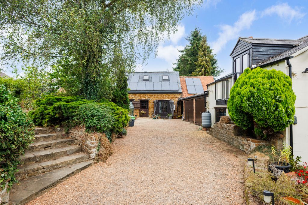 Property photo 3 of 19