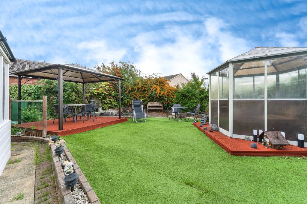 Property photo 2 of 17