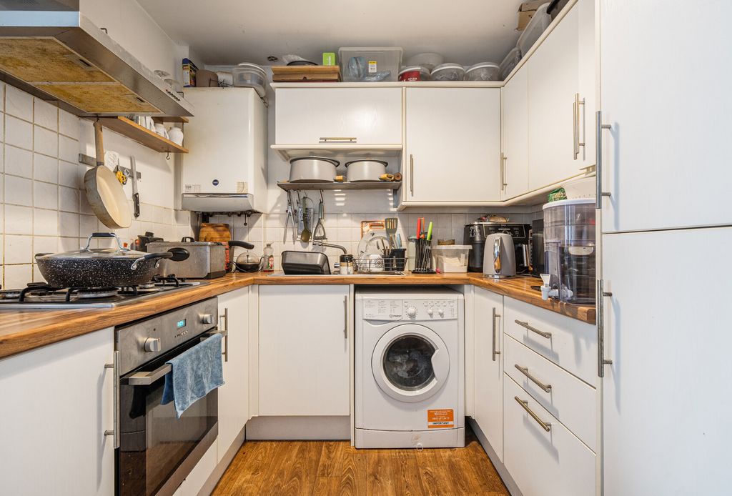 Property photo 3 of 6 1361631-10-68F2Ba...