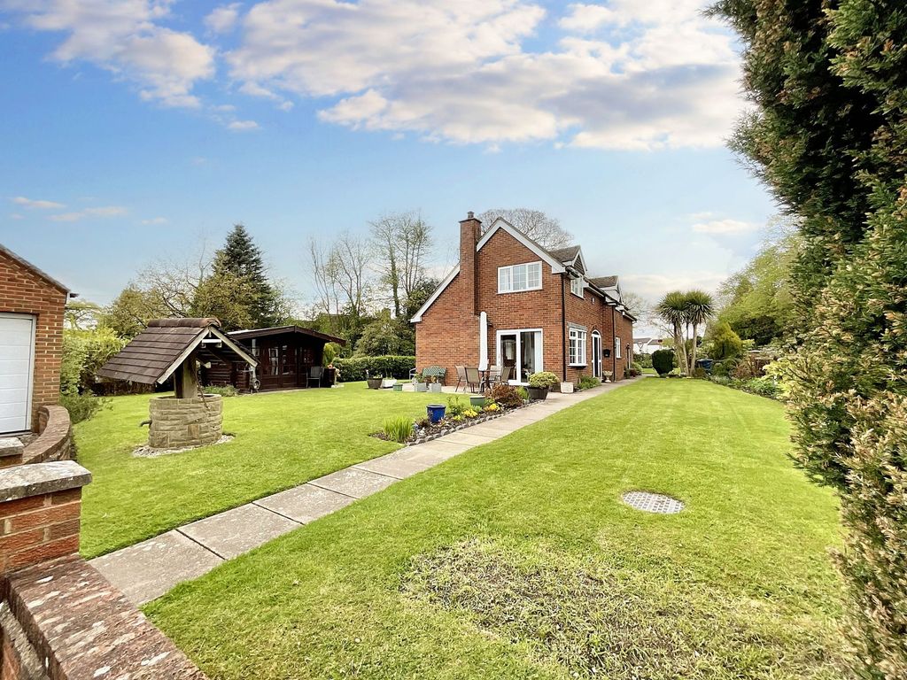 Property photo 2 of 28