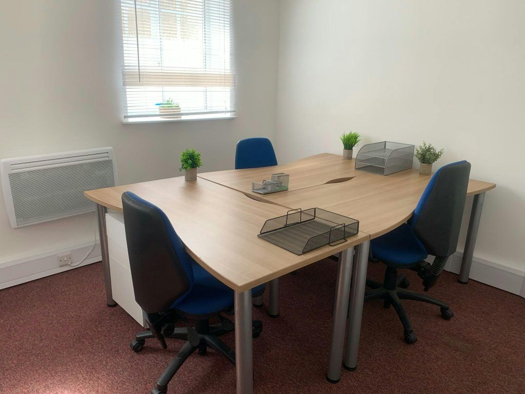 Property photo 2 of 7 5 Desk Office Room 6.Jpeg