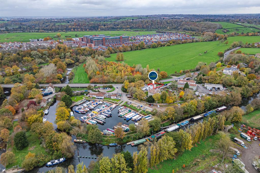 Property photo 1 of 29 2 Rivermead Cottages, Keynsham Road, Keynsham, Bri