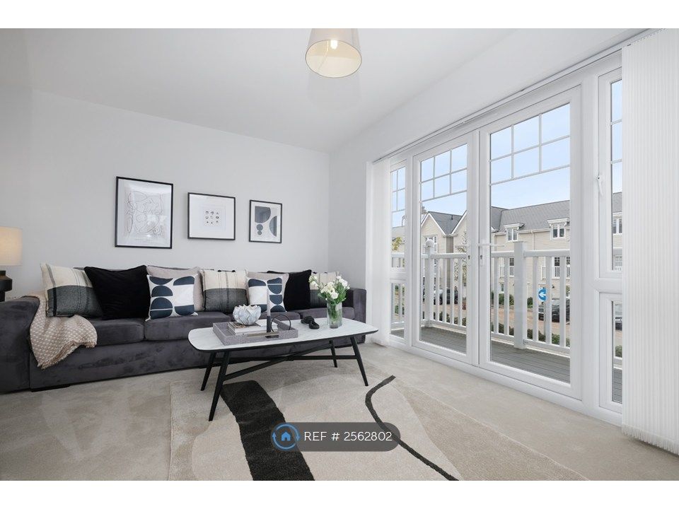 Property photo 3 of 35