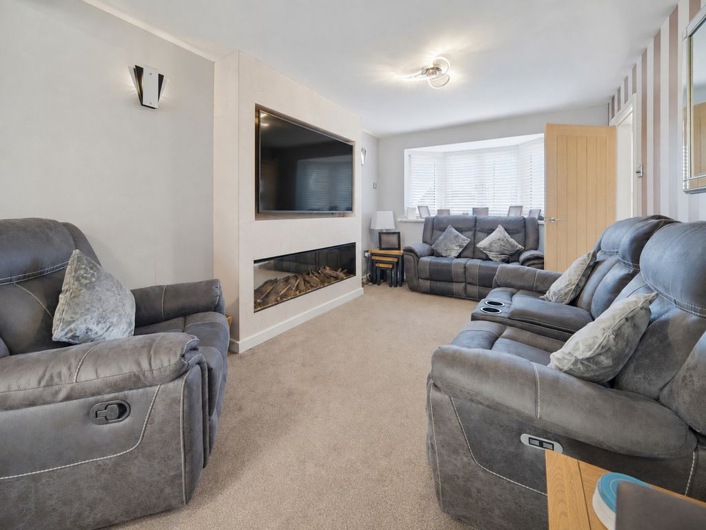 Property photo 2 of 31