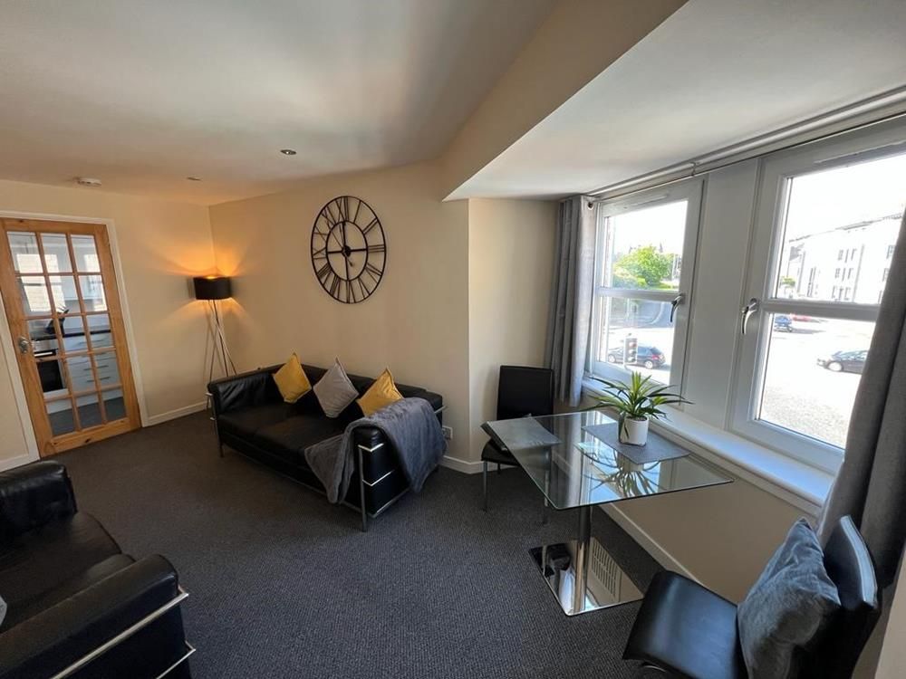 Property photo 2 of 7 Lounge