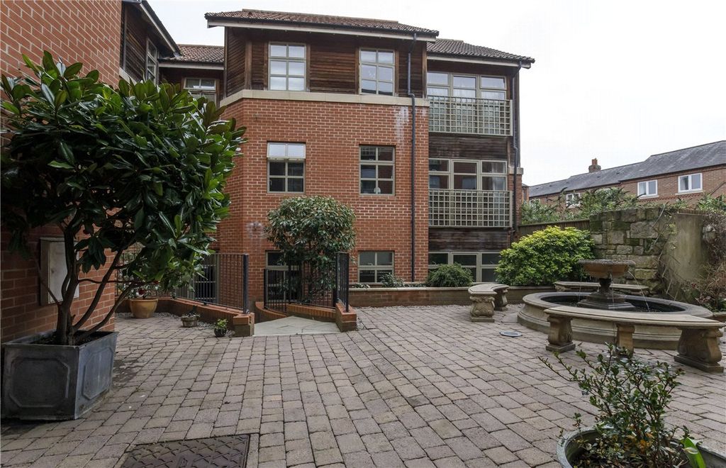 Property photo 1 of 11 Picture No. 19