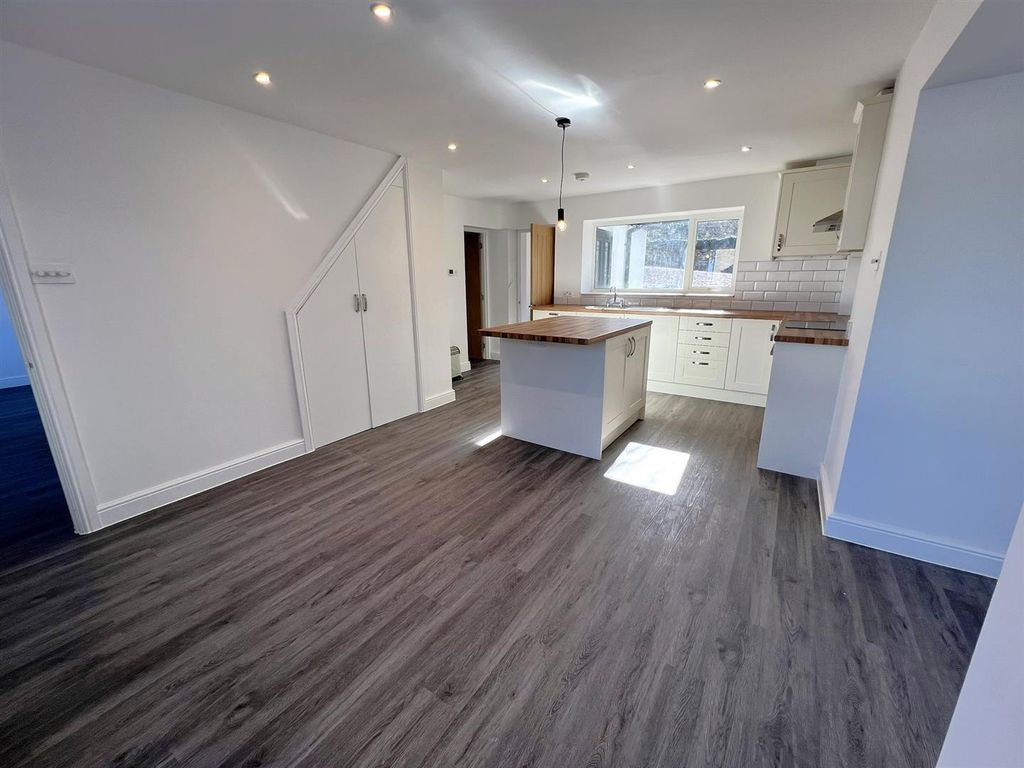 Property photo 3 of 38