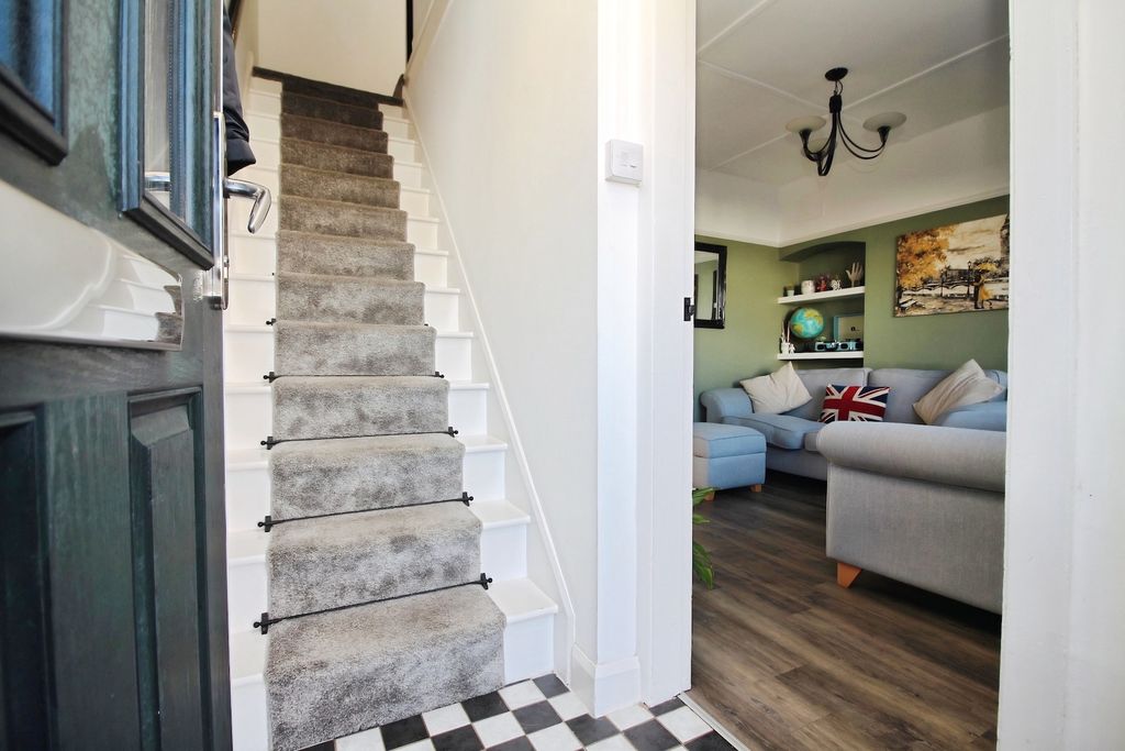 Property photo 2 of 21