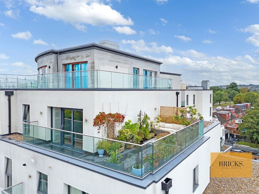 Property photo 1 of 22